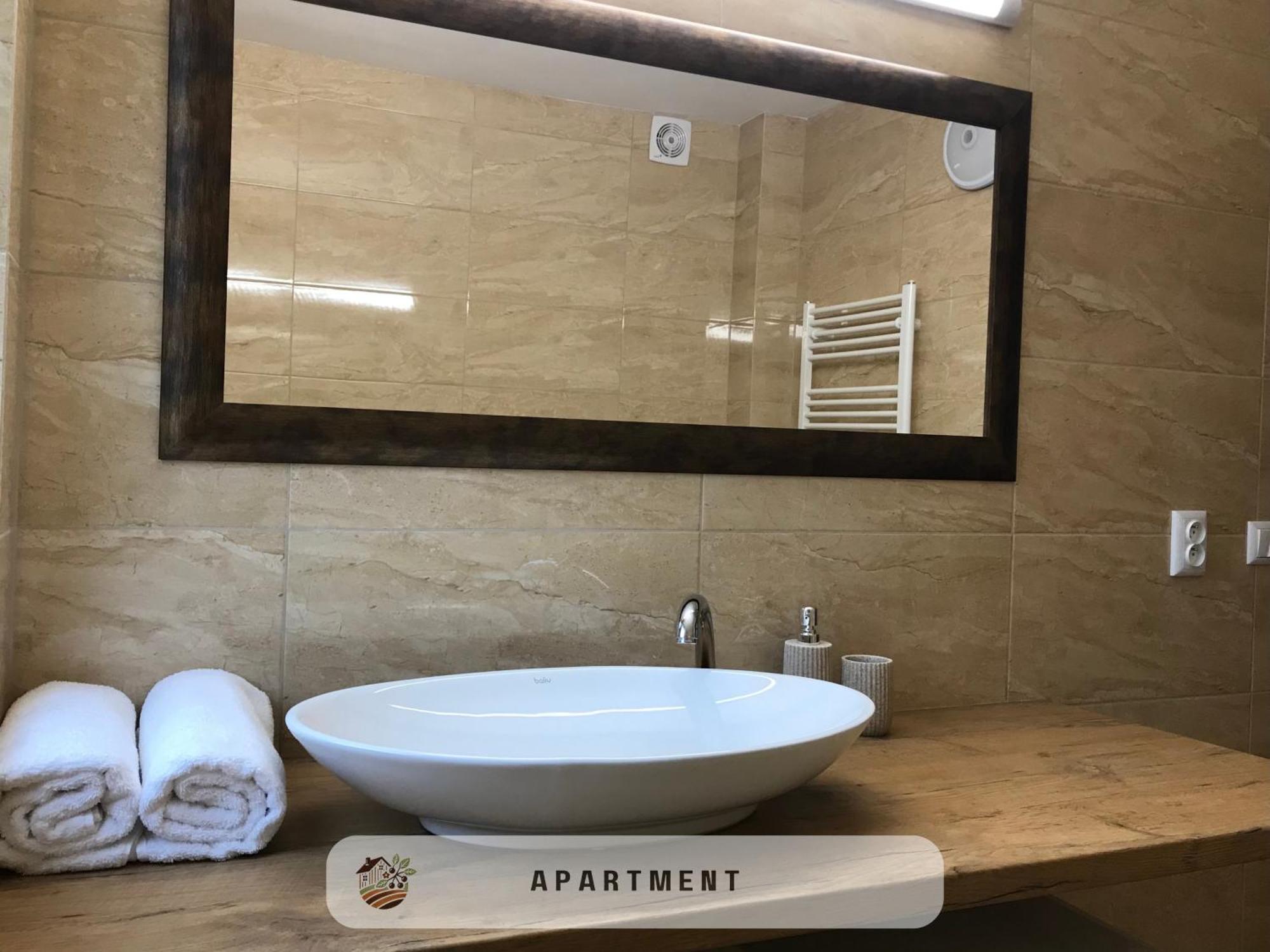 Apartmanovy Dom Visnove 外观 照片