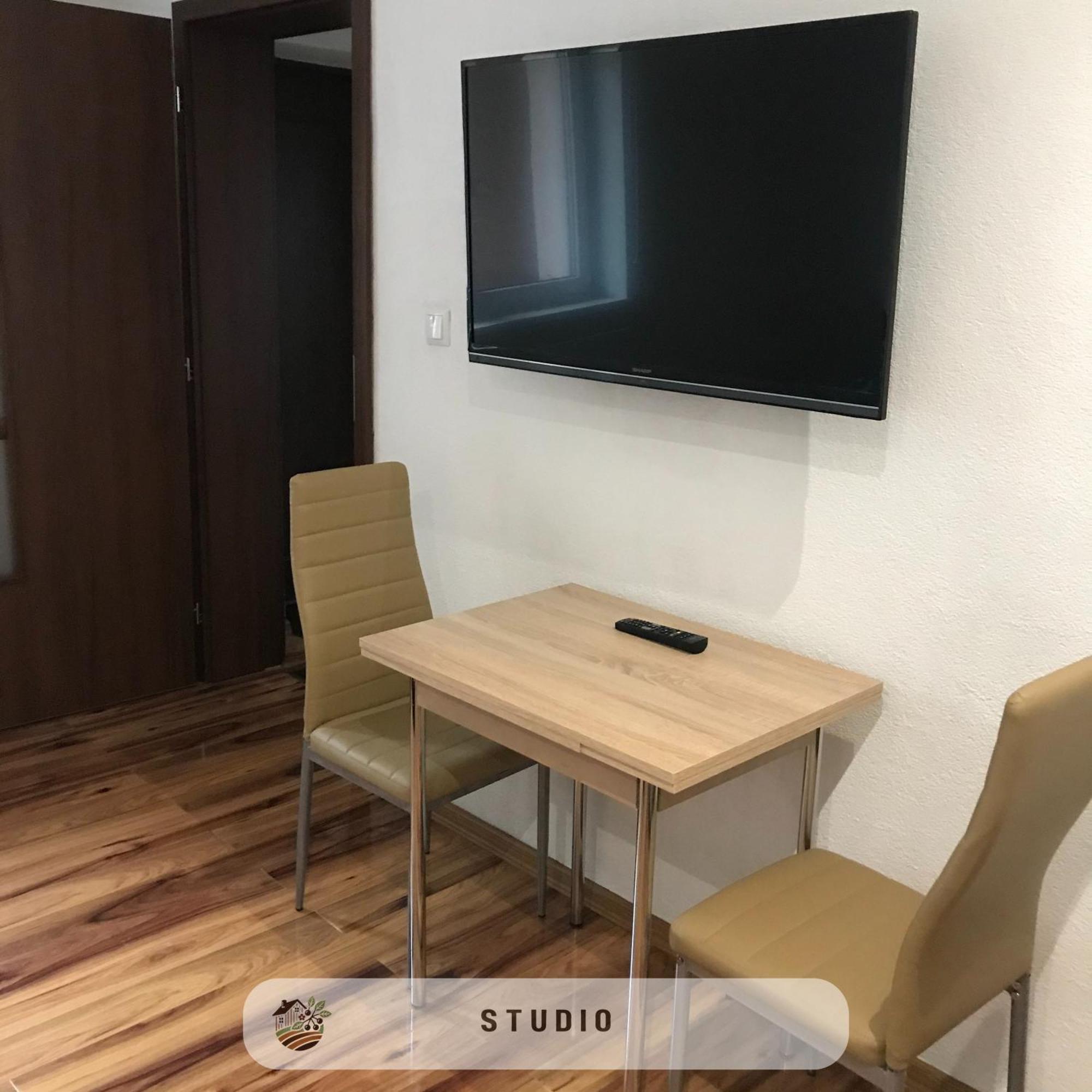Apartmanovy Dom Visnove 外观 照片
