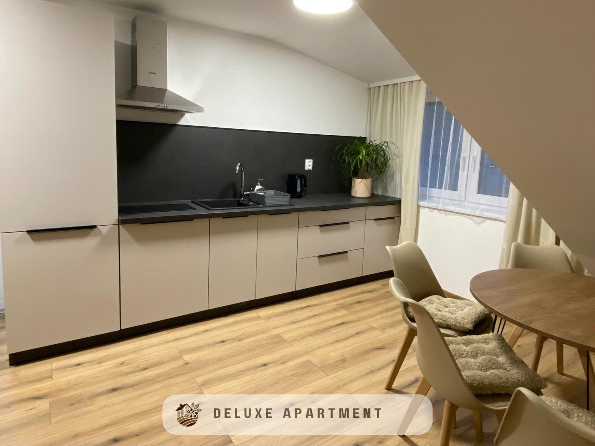 Apartmanovy Dom Visnove 外观 照片