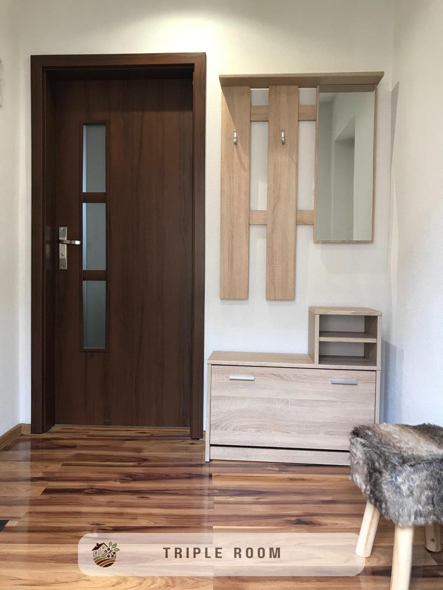 Apartmanovy Dom Visnove 外观 照片