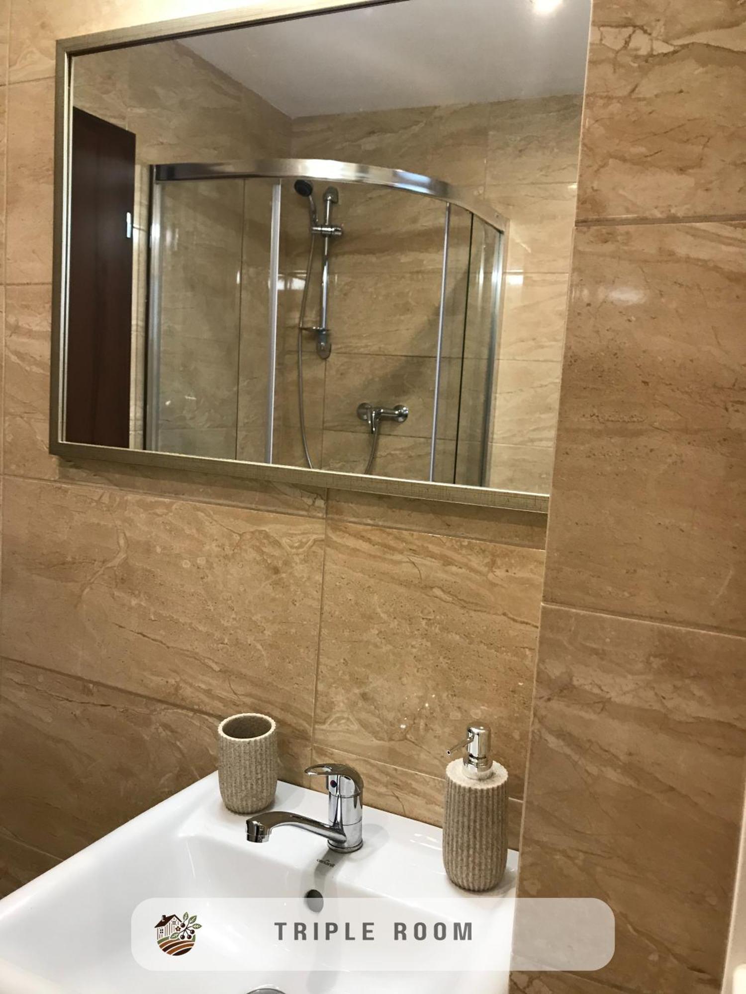 Apartmanovy Dom Visnove 外观 照片